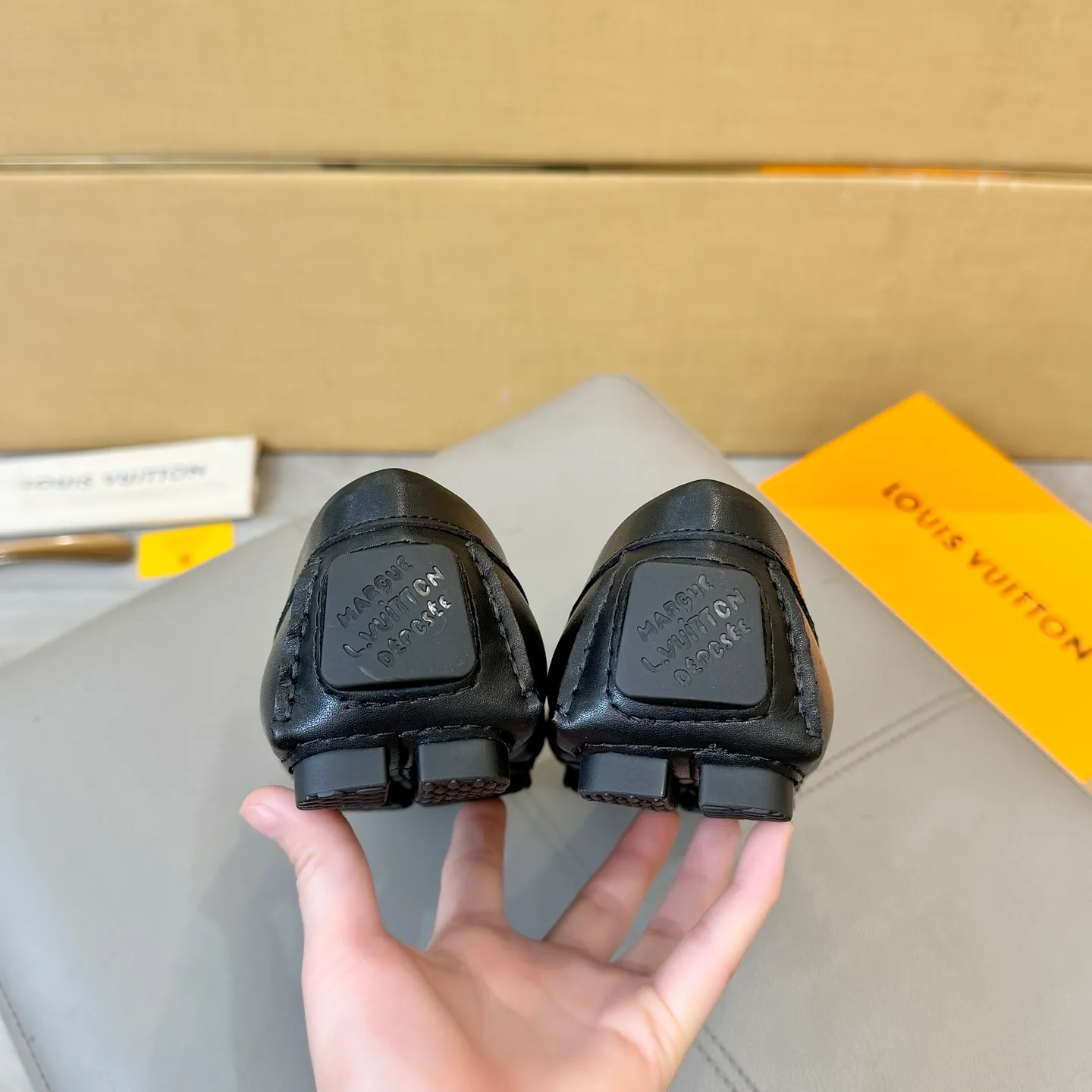Factory price: 460💰【LV】Autumn and winter style fur integrated 2025 men's beanie shoes (top version on the market) calfskin ➕real wool lining original packaging. Size: 38-45